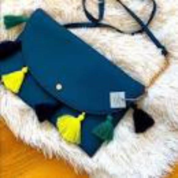 A New Day Blue๐๐Green Tassel Leather Clutch Crossbody Bag - Picture 6 of 12